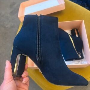 Elegant Navy Ankle Boots with Zipper